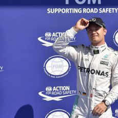 Nico Rosberg gana la partida una vez más por la pole