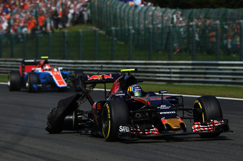 Momento del pinchazo de Carlos Sainz en Spa