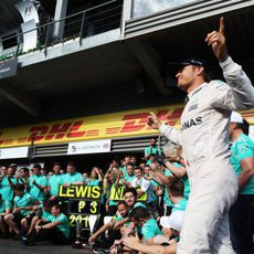 Mercedes celebra la victoria de Rosberg en Spa