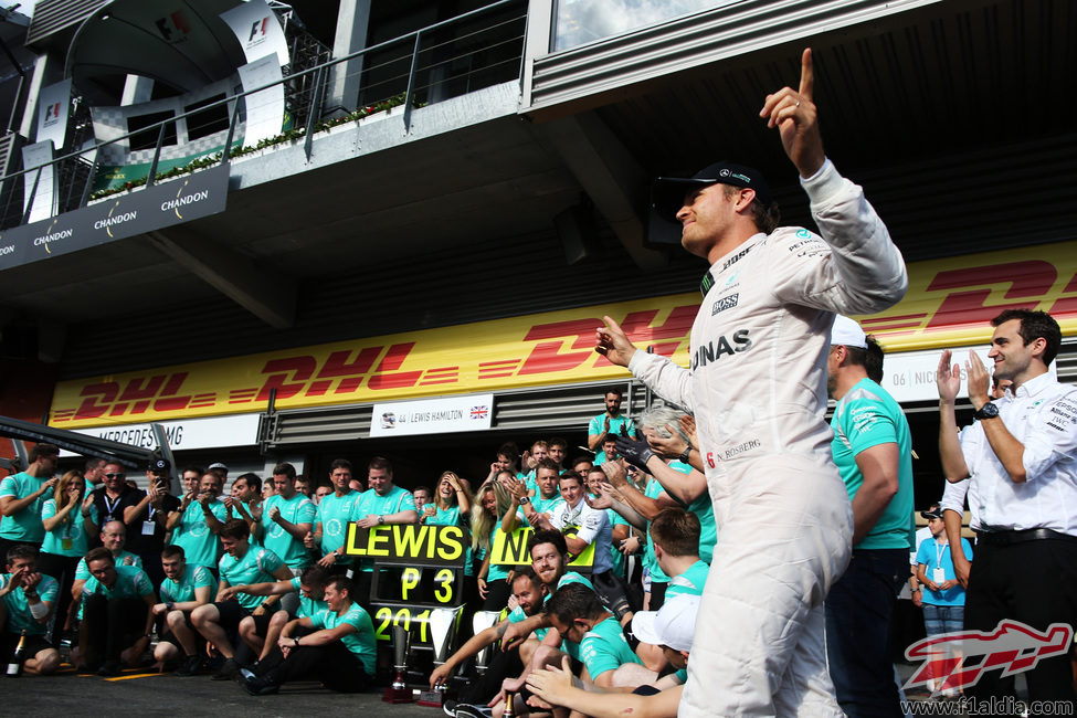 Mercedes celebra la victoria de Rosberg en Spa