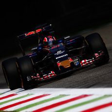 Daniil Kvyat sufre con las largas rectas del trazado de Monza