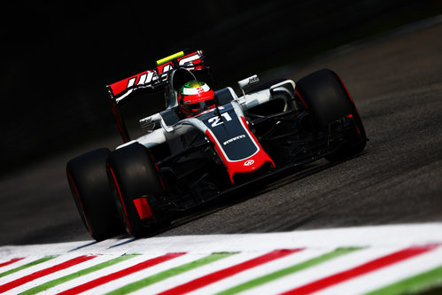 Esteban Gutiérrez rueda con superblandos en Monza