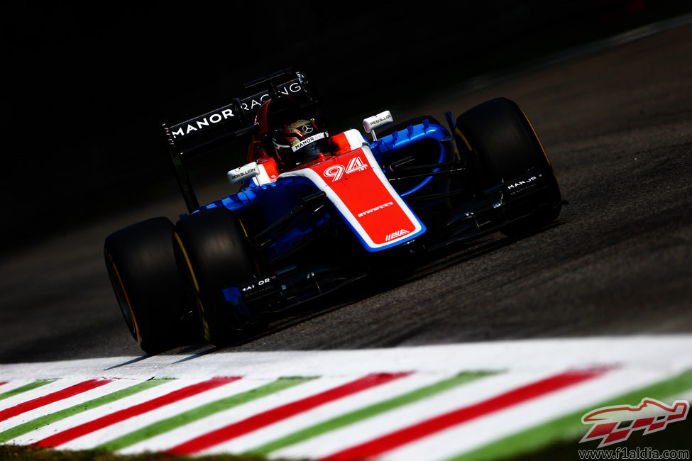 Pascal Wehrlein rueda en el trazado de Monza