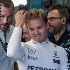 Nico Rosberg se relaja con Mercedes