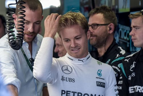 Nico Rosberg se relaja con Mercedes