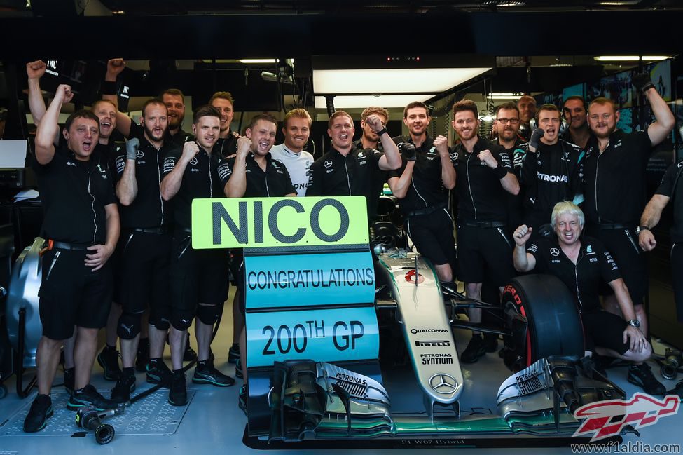 Nico Rosberg cumple 200 carreras en Singapur