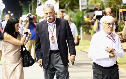 Bernie Ecclestone y Chase Carey en Singapur