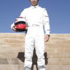 Kamui Kobayashi todo de blanco