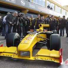 El nuevo Renault saluda al mundo