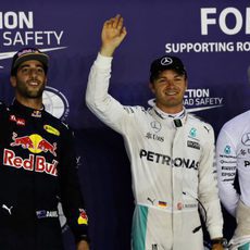 Rosberg, Ricciardo y Hamilton vuelan en Marina Bay