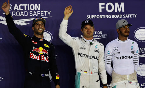 Rosberg, Ricciardo y Hamilton vuelan en Marina Bay
