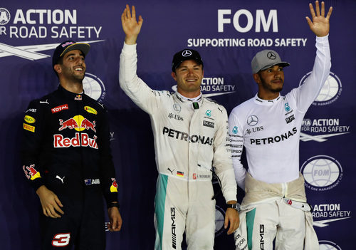 Rosberg, Ricciardo y Hamilton saludan en Marina Bay