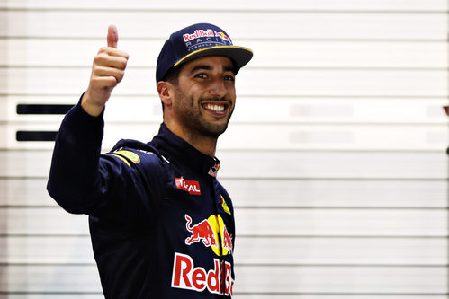 La sonrisa y el pulgar de Daniel Ricciardo