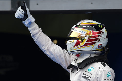Lewis Hamilton triunfa con su octava pole del año