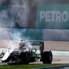 Lewis Hamilton abandona en Sepang