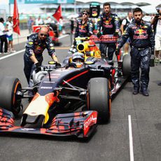 Max Verstappen se posiciona en parrilla