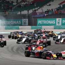 Primeras curvas en Sepang para muchos pilotos