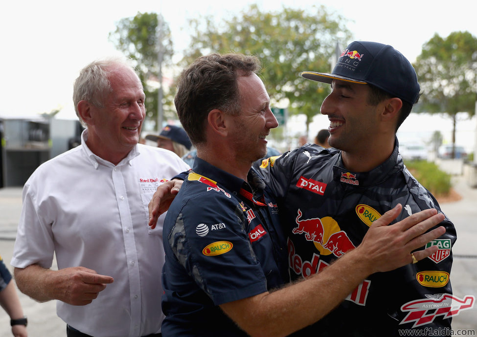 Christian Horner felicita a Daniel Ricciardo