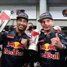 Sonrisa de Max Verstappen y Daniel Ricciardo en Sepang
