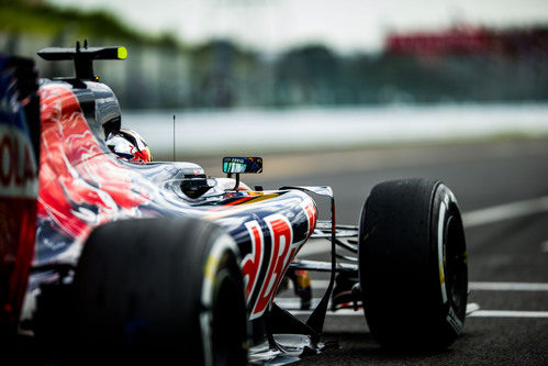 Carlos Sainz practica salidas en Japón
