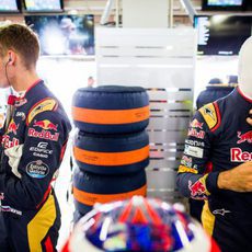 Daniil Kvyat y Carlos Sainz se preparan para los libres