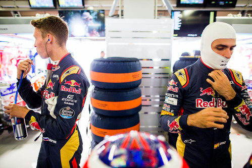 Daniil Kvyat y Carlos Sainz se preparan para los libres