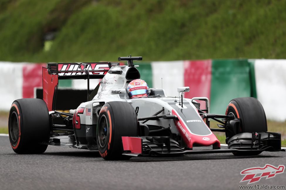 Romain Grosjean prueba el neumático duro