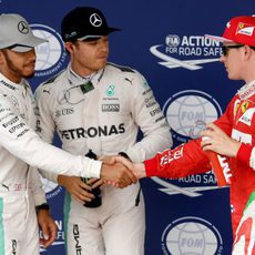 Pole para Nico Rosberg, seguido de Hamilton y Räikkönen