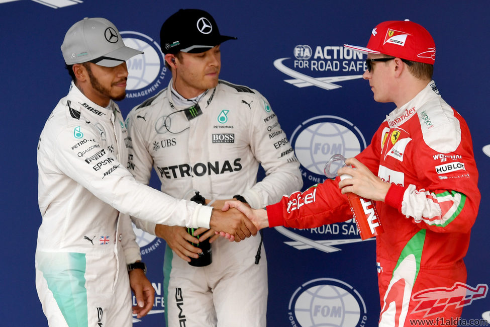 Pole para Nico Rosberg, seguido de Hamilton y Räikkönen