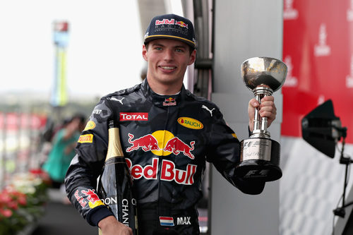 Sonrisa de Max Verstappen al lograr el segundo puesto