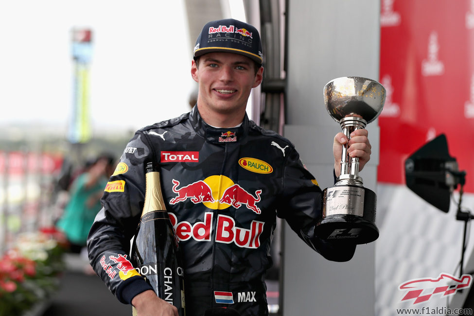 Sonrisa de Max Verstappen al lograr el segundo puesto