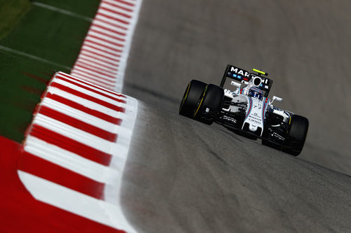 Valtteri Bottas afronta una subida en Austin