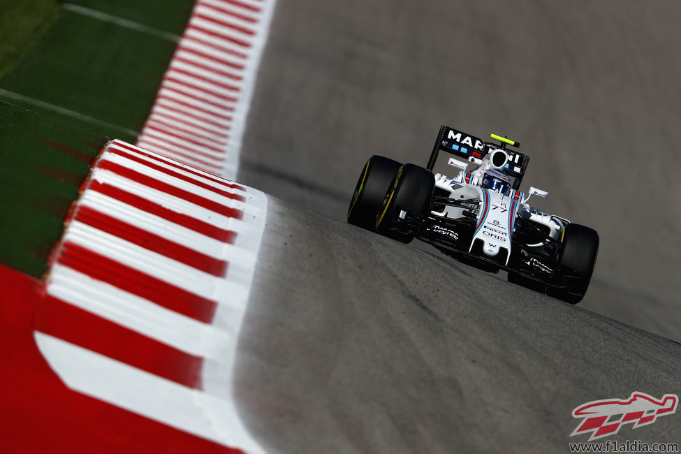 Valtteri Bottas afronta una subida en Austin