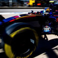 Carlos Sainz vuelve al box de Toro Rosso