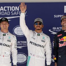 Hamilton, Rosberg y Ricciardo vuelan en clasificación