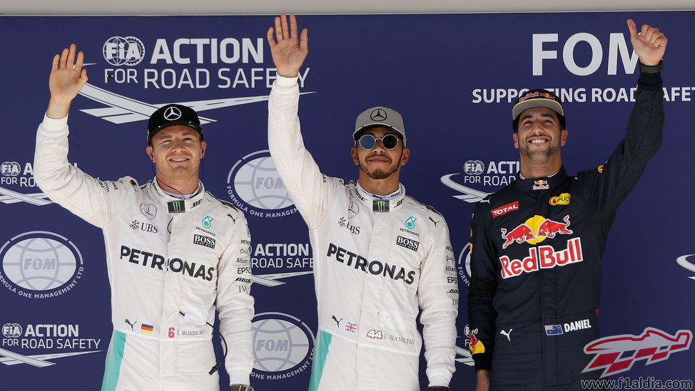 Hamilton, Rosberg y Ricciardo vuelan en clasificación