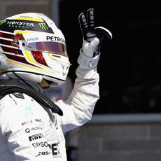 Hamilton muestra su alegría al conseguir la pole