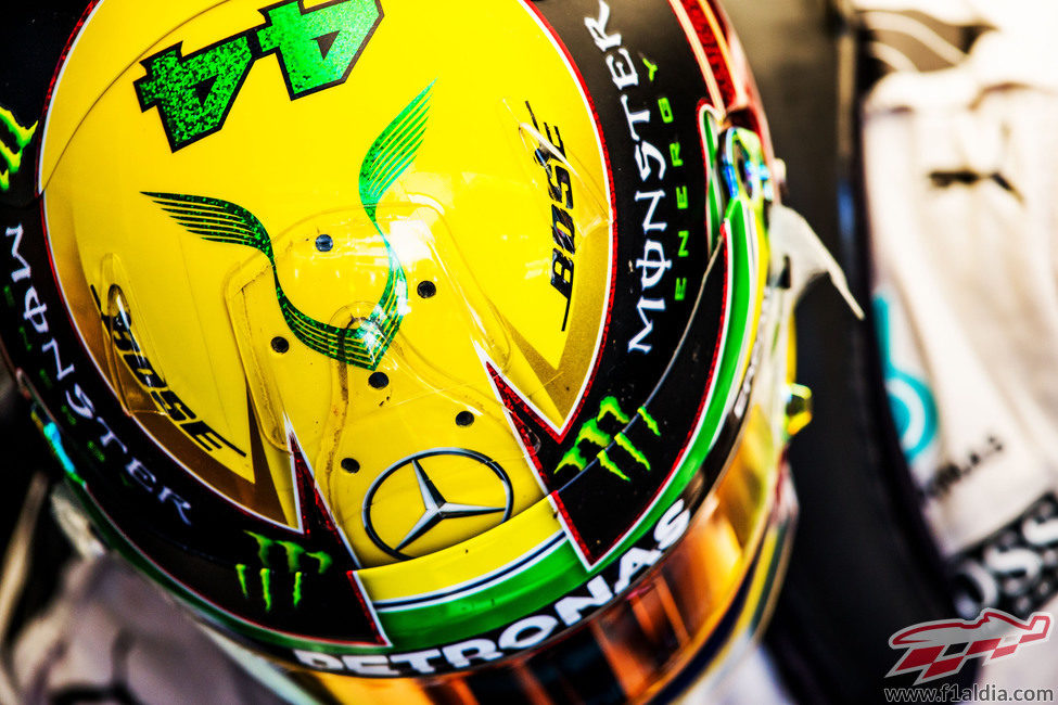 Casco especial de Lewis Hamilton para el GP de Brasil 2016