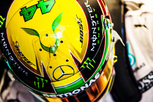 Casco especial de Lewis Hamilton para el GP de Brasil 2016