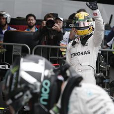 Saludos de Lewis Hamilton a los fans en Interlagos