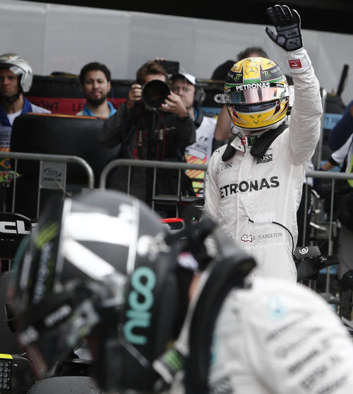 Saludos de Lewis Hamilton a los fans en Interlagos