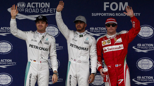 Hamilton, Rosberg y Räikkönen saludan a la vez