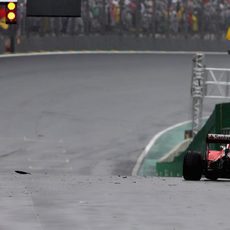 Kimi Räikkönen se queda tirado en Interlagos