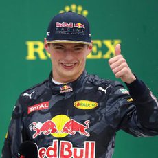 Remontada de Max Verstappen hasta el podio