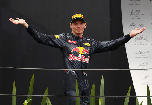 Max Verstappen sale al podio de Brasil