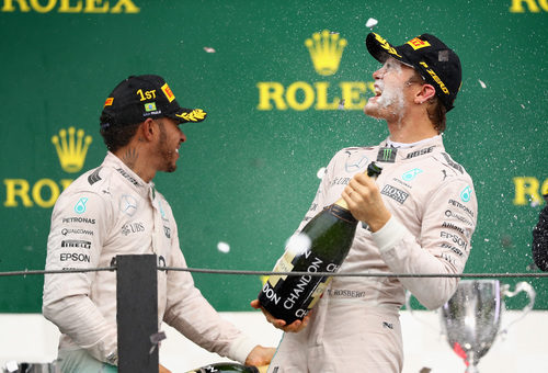 Hamilton y Rosberg festejan su doblete