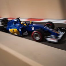 Marcus Ericsson pasa veloz con su Sauber