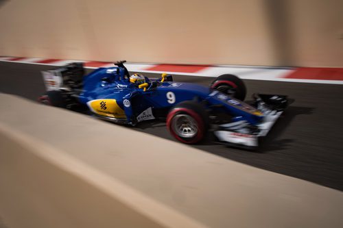 Marcus Ericsson pasa veloz con su Sauber