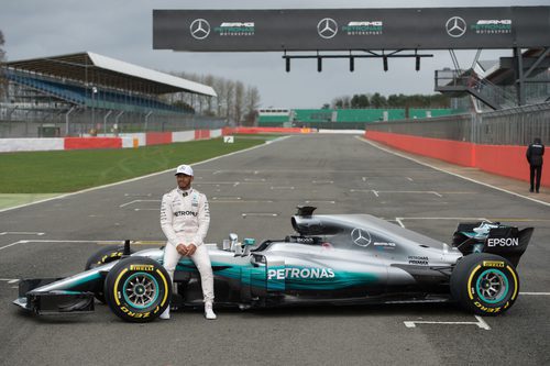 Lewis Hamilton y el W08