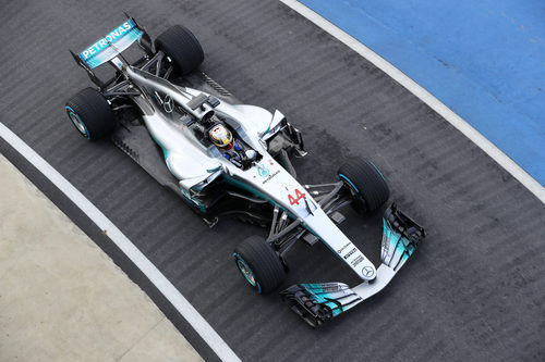 Lewis Hamilton a los mandos del nuevo W08